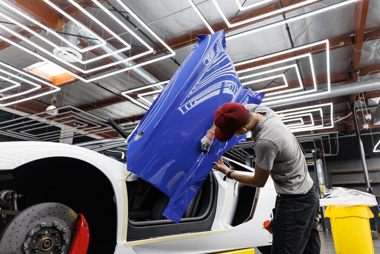 Vehicle vinyl wrap coating services
